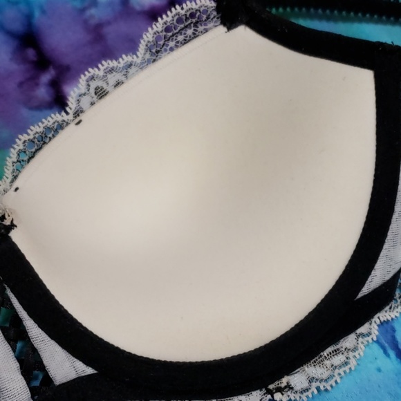 Victoria's Secret Blk/Wht Rhinestone Bra sz34C - Picture 3 of 8